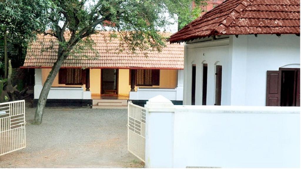 Wariyam Heritage Thrissur Exterior photo